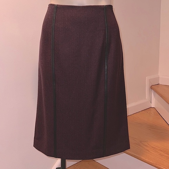 ANN TAYLOR LOFT HERRINGBONE SKIRT w/LEATHER STRIPES - Picture 2 of 10